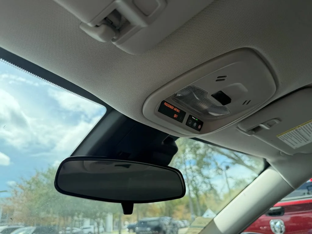 Used 2025 Marina Blue Chevrolet ACTIV image 32