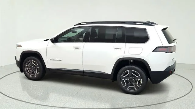 New 2026 Bright White Clear-Coat Exterior Paint Jeep Laredo image 8