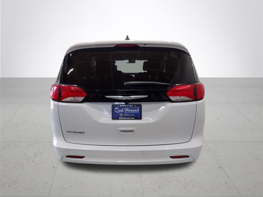 Used 2023 White Chrysler LX image 12