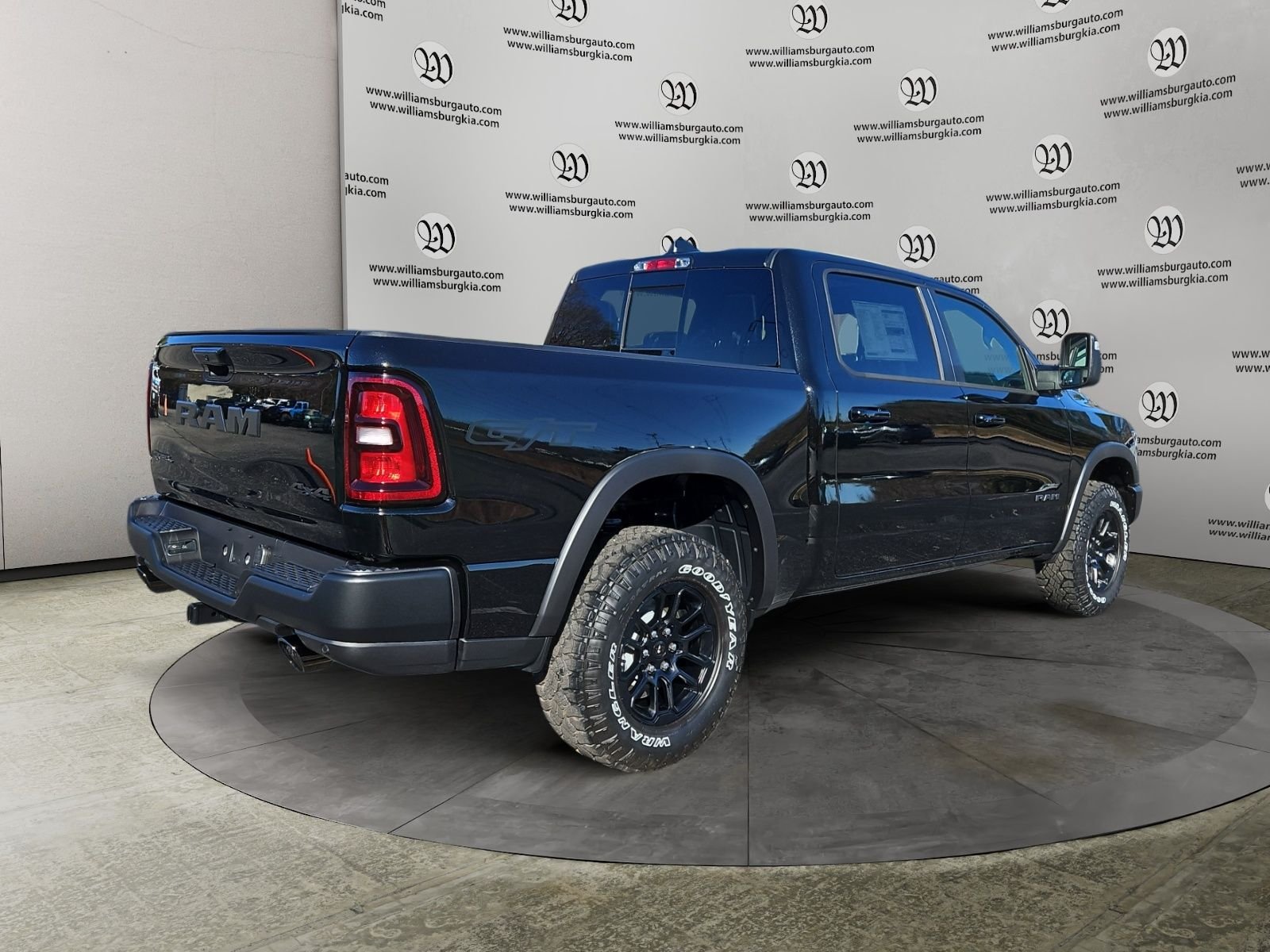 New 2026 Diamond Black Crystal Pearl-Coat Exterior Paint RAM Rebel image 5