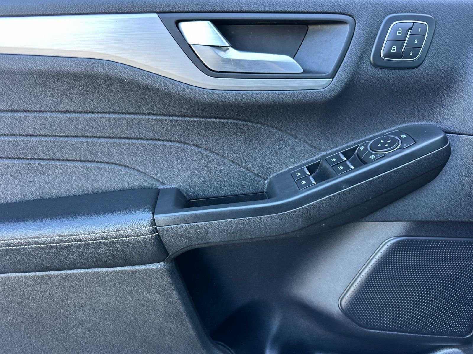 Used 2024 Gray Ford Platinum image 10