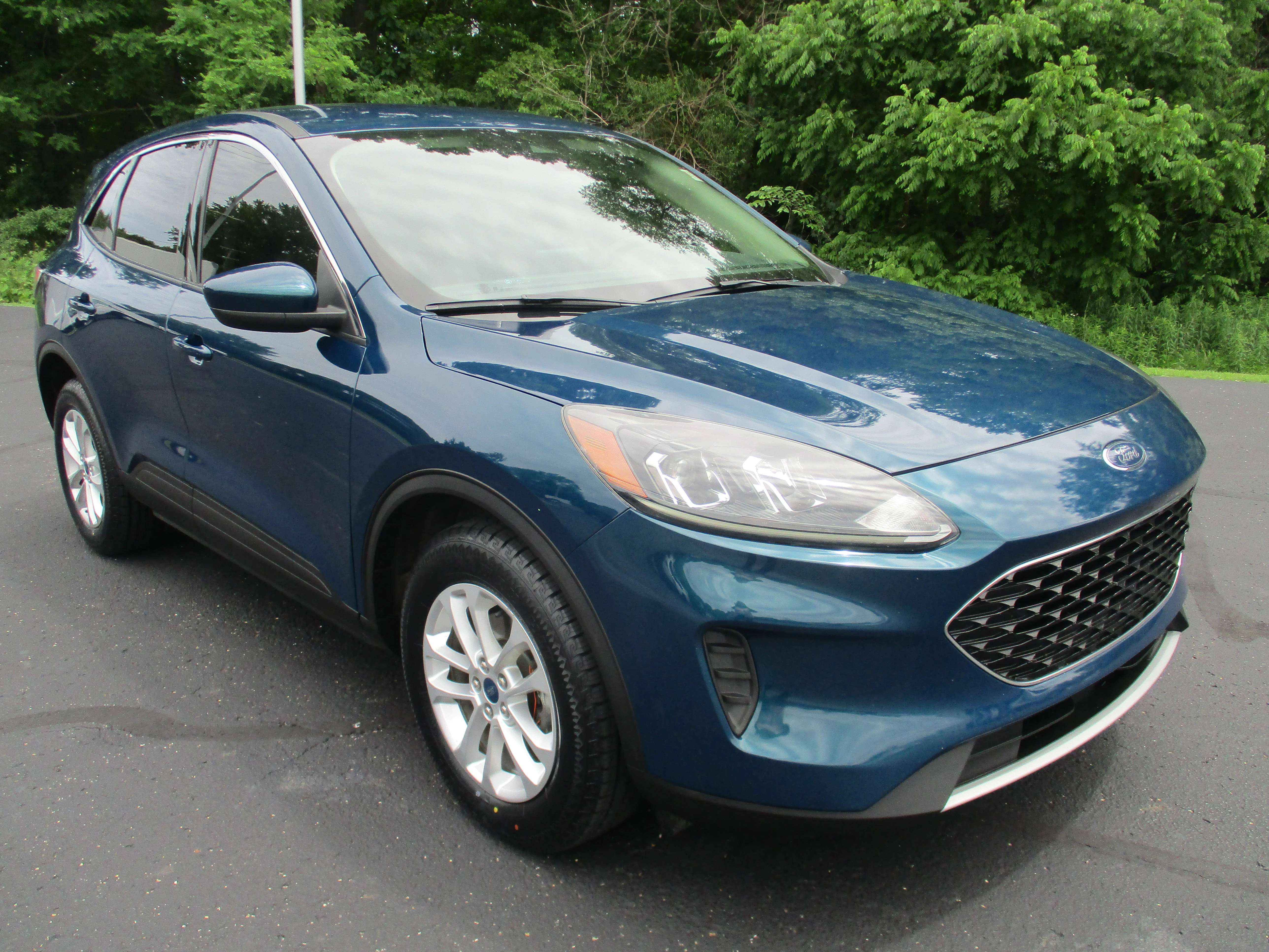 Used 2020 Dark Persian Green Metallic Ford SE image 3