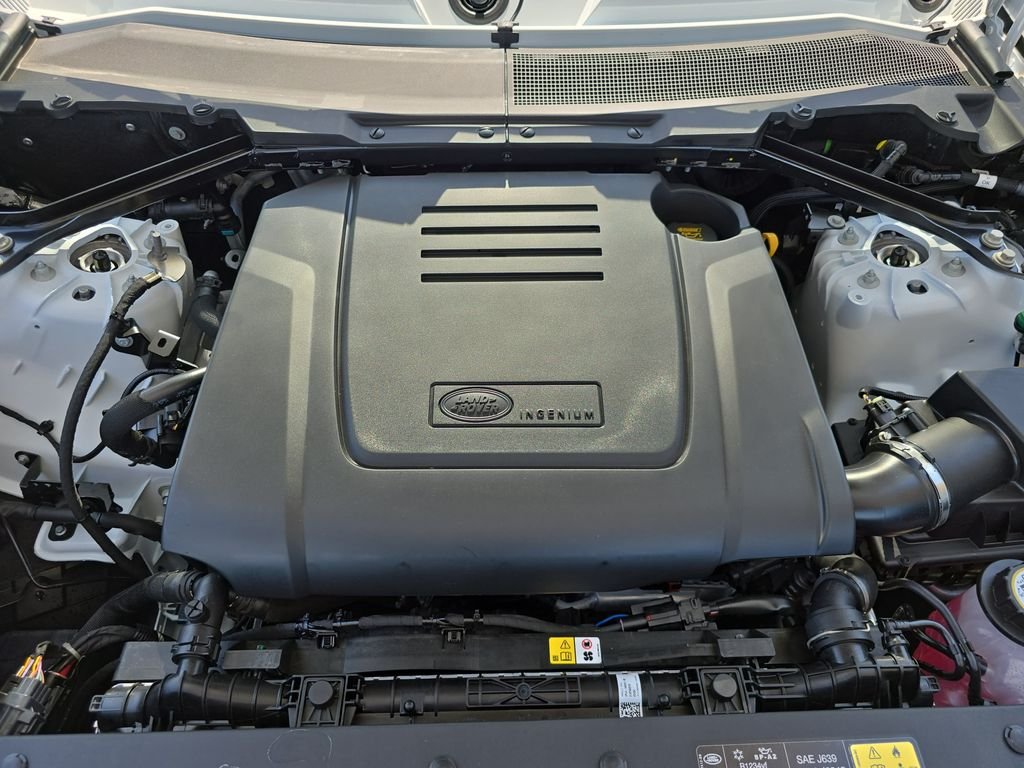 New 2026 Fuji White Land Rover S image 32