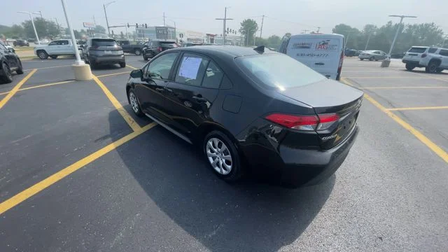 2025 Toyota Corolla LE - Photo 8