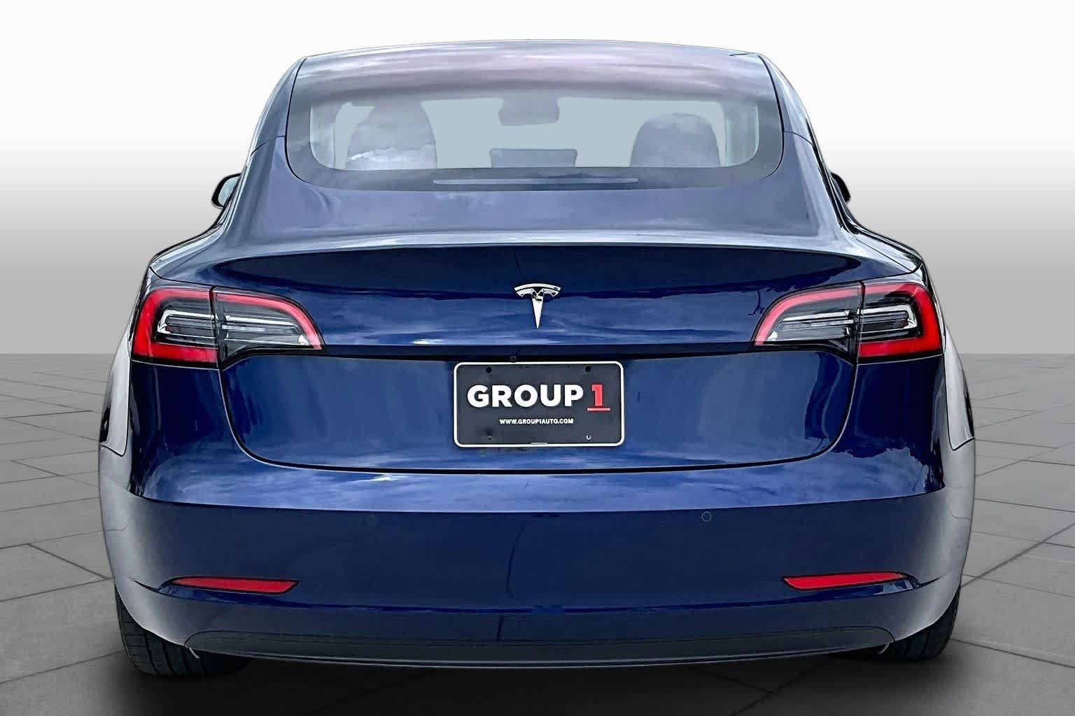 Used 2018 Pearl White Multi-Coat Tesla Long Range Battery image 4