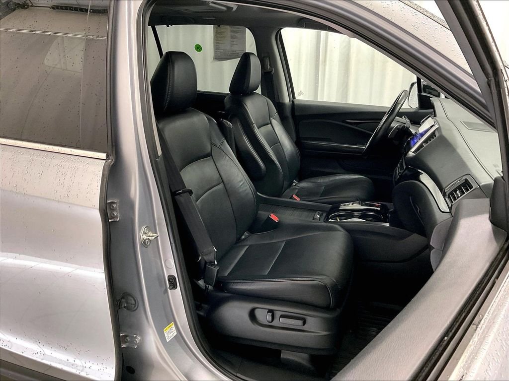 Used 2016 Silver Honda Elite image 11