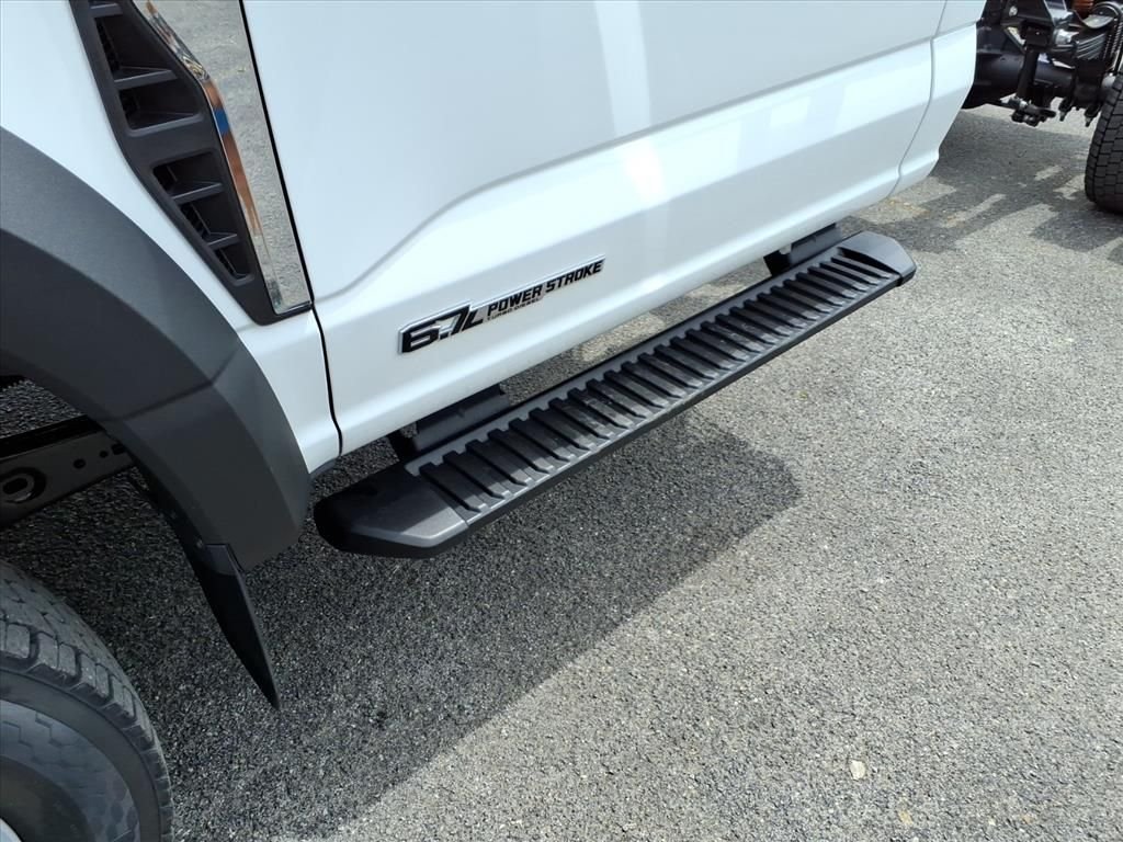 New 2026 Oxford White Ford F-450® XL image 12