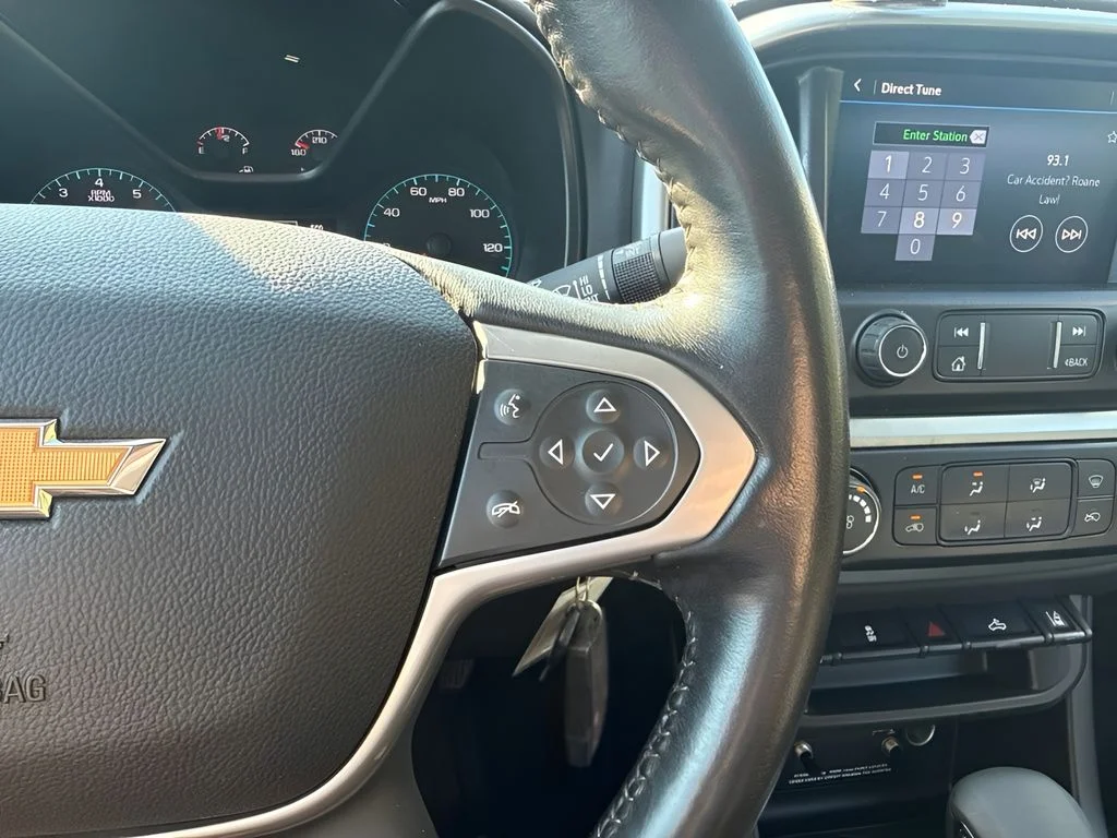 Used 2022 White Chevrolet LT image 14