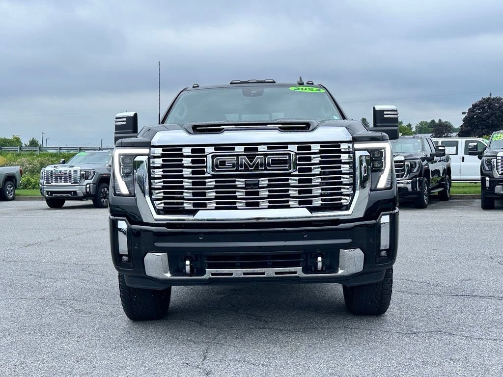 Used 2024 Onyx Black GMC Denali image 5