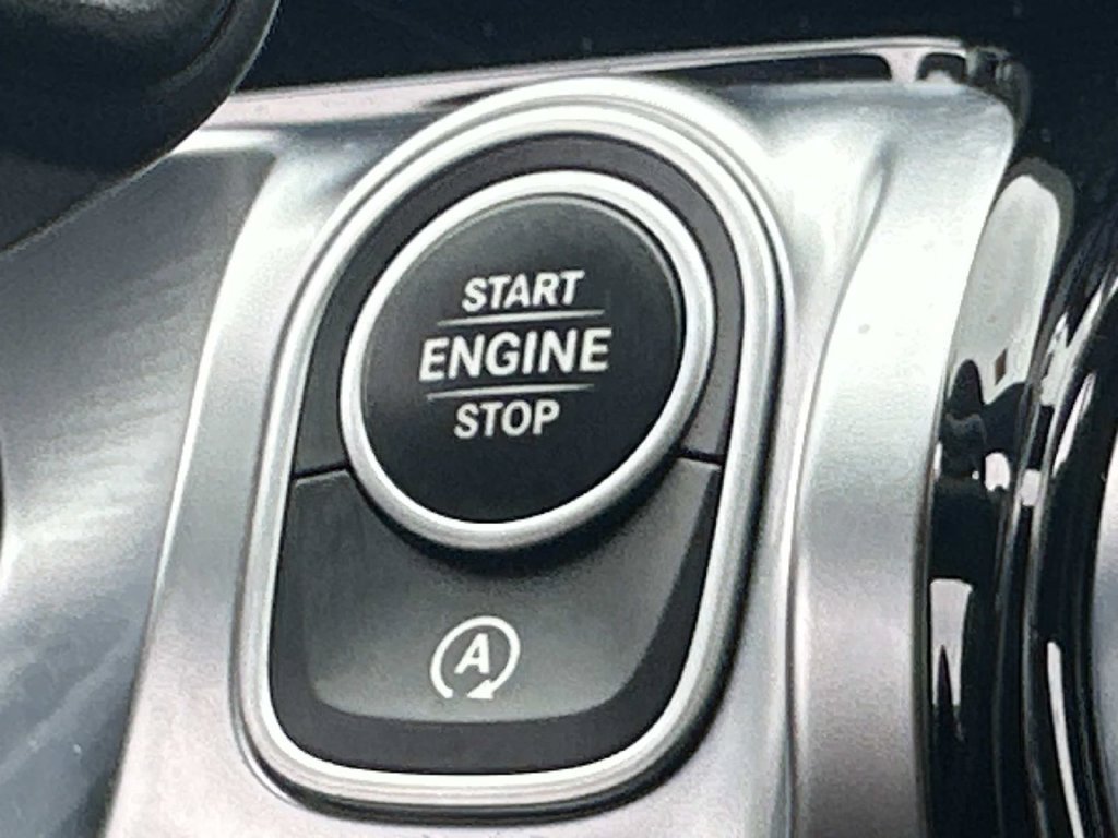 Used 2025 Night Black Mercedes-Benz GLB 250 image 26