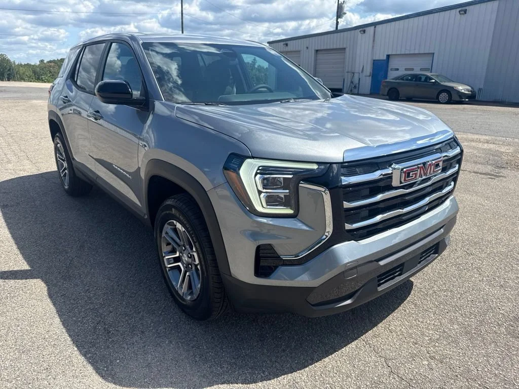 New 2027 Sterling Metallic GMC Elevation image 7