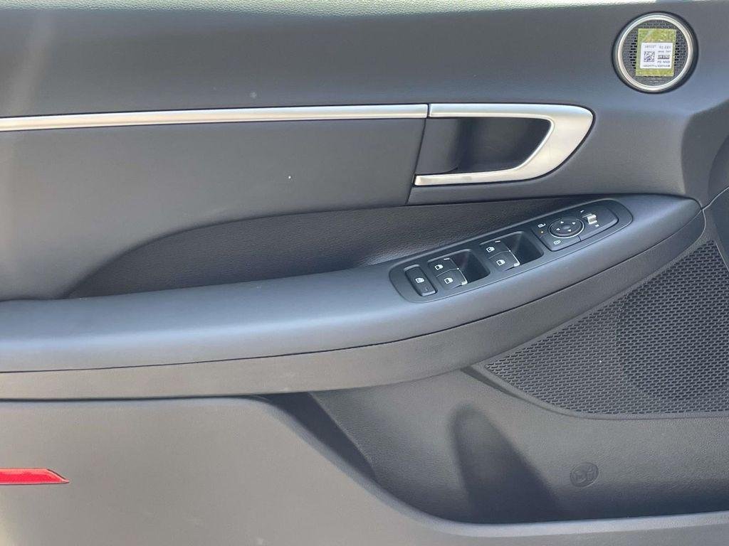 New 2026 Silver Hyundai Blue image 14