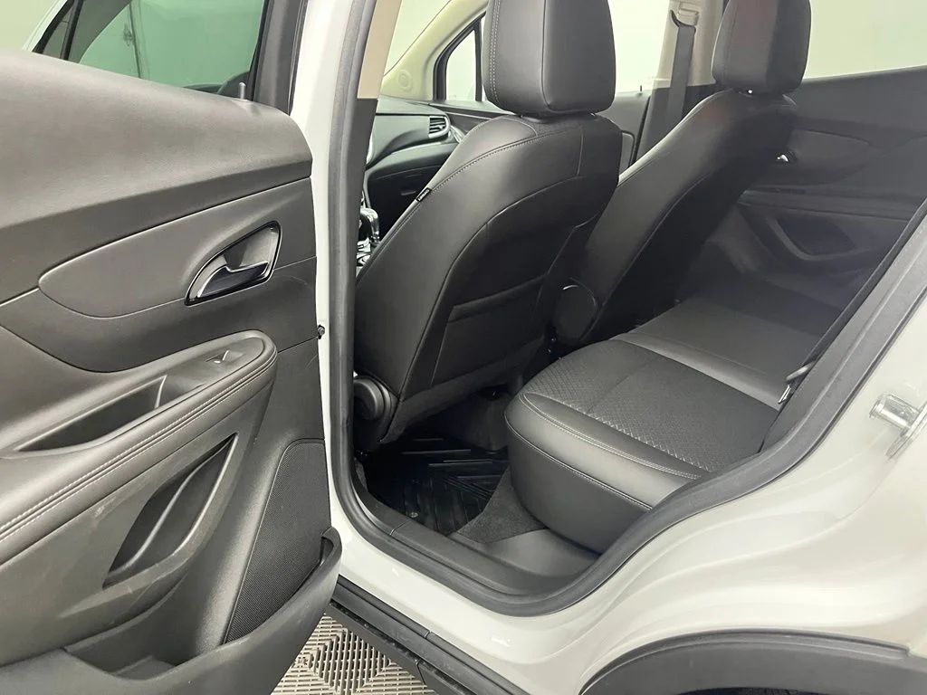 Used 2022 White Buick Preferred image 36