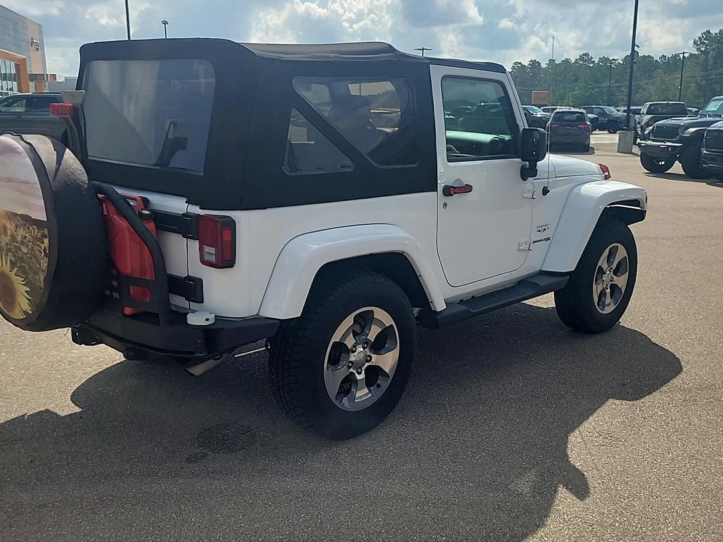 Used 2018 Bright White Clearcoat Jeep Sahara image 18