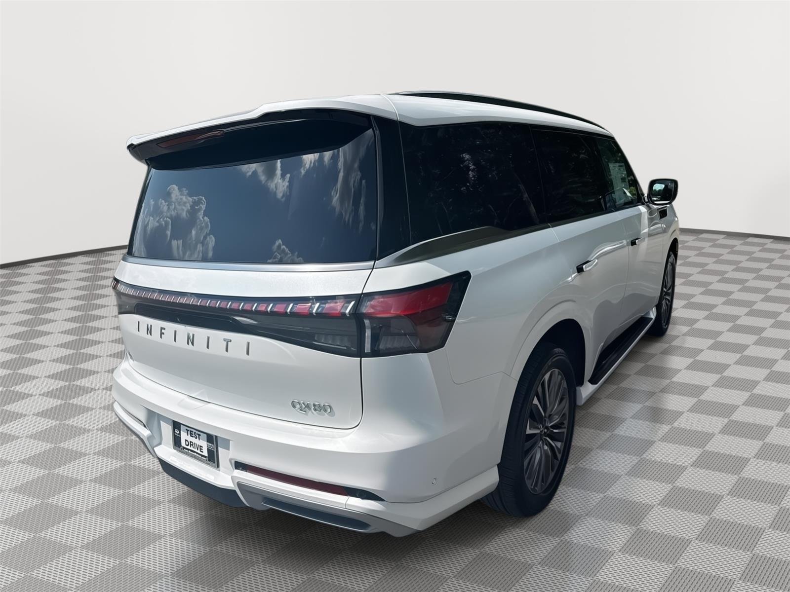 New 2027 RADIANT WHITE INFINITI Luxe 2WD image 6