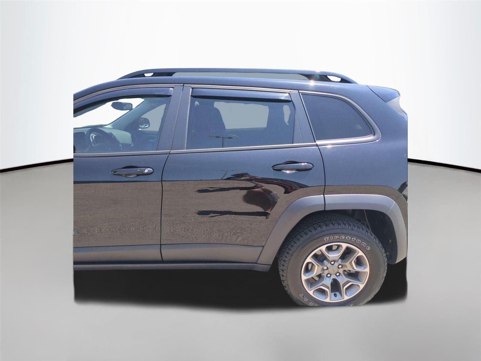 Used 2022 Diamond Black Crystal Pearlcoat Jeep Trailhawk image 30