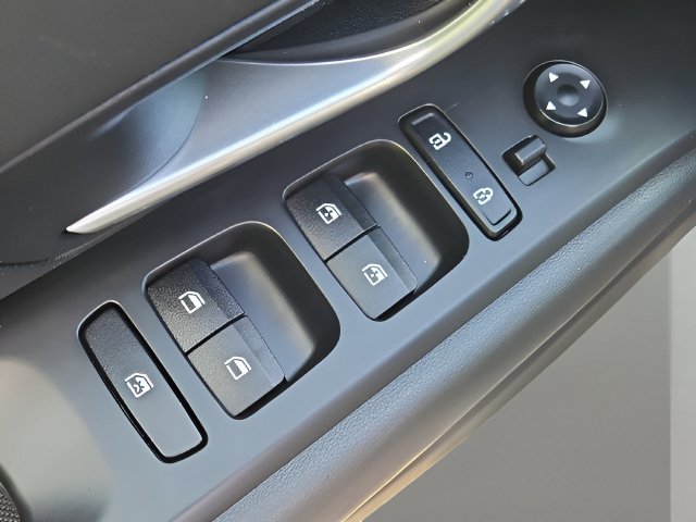 Used 2024 Black Pearl Hyundai SEL image 17