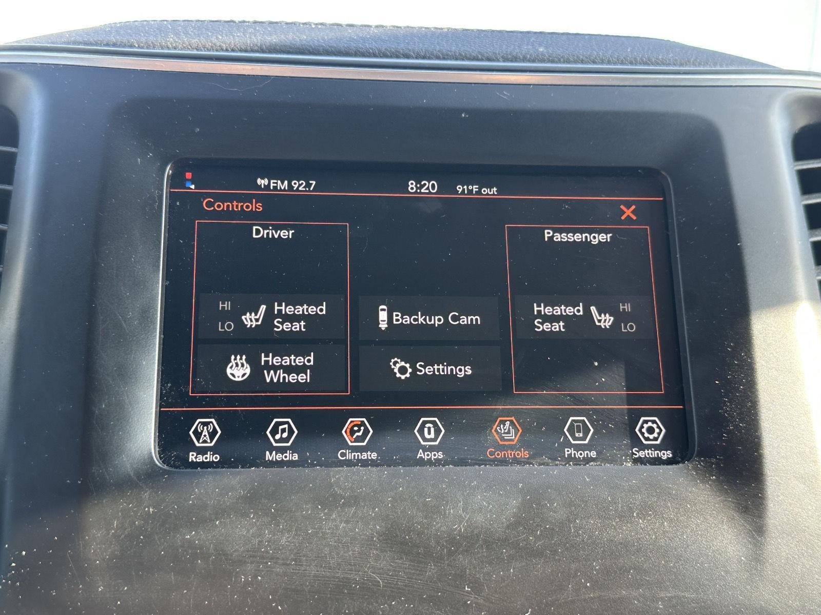Used 2019 Diamond Black Crystal Pearlcoat Jeep Altitude image 11