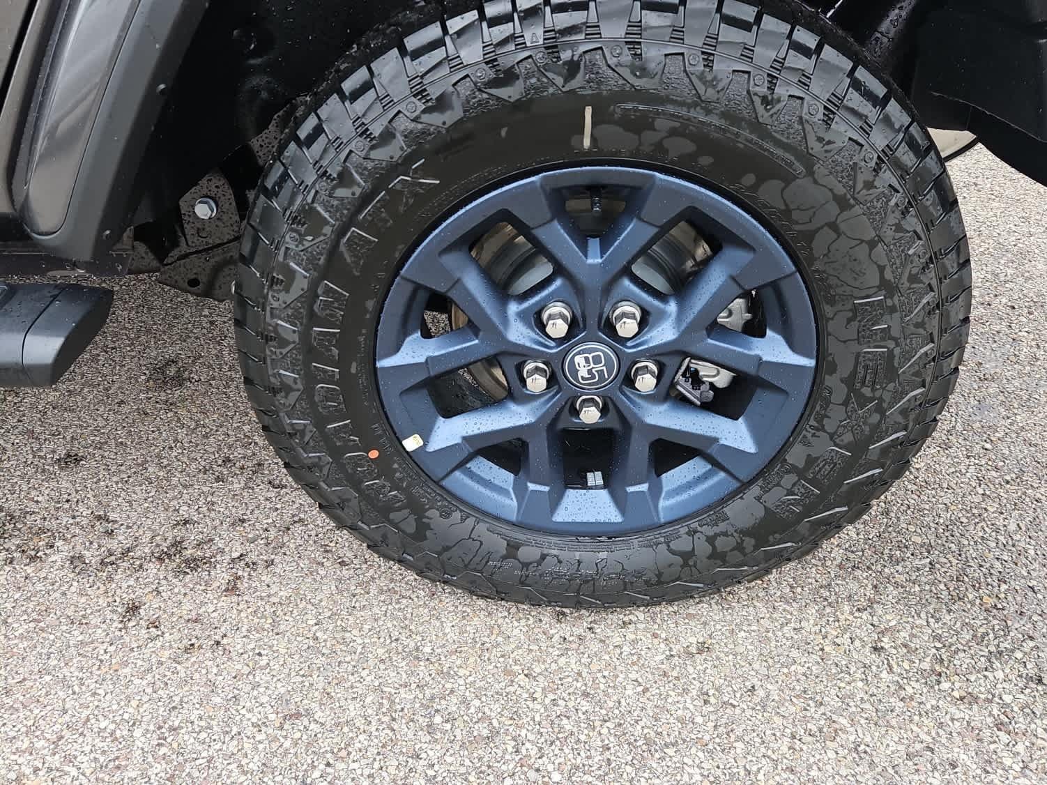 New 2026 Granite Crystal Metallic Clearcoat Jeep 85th Anniversary image 4