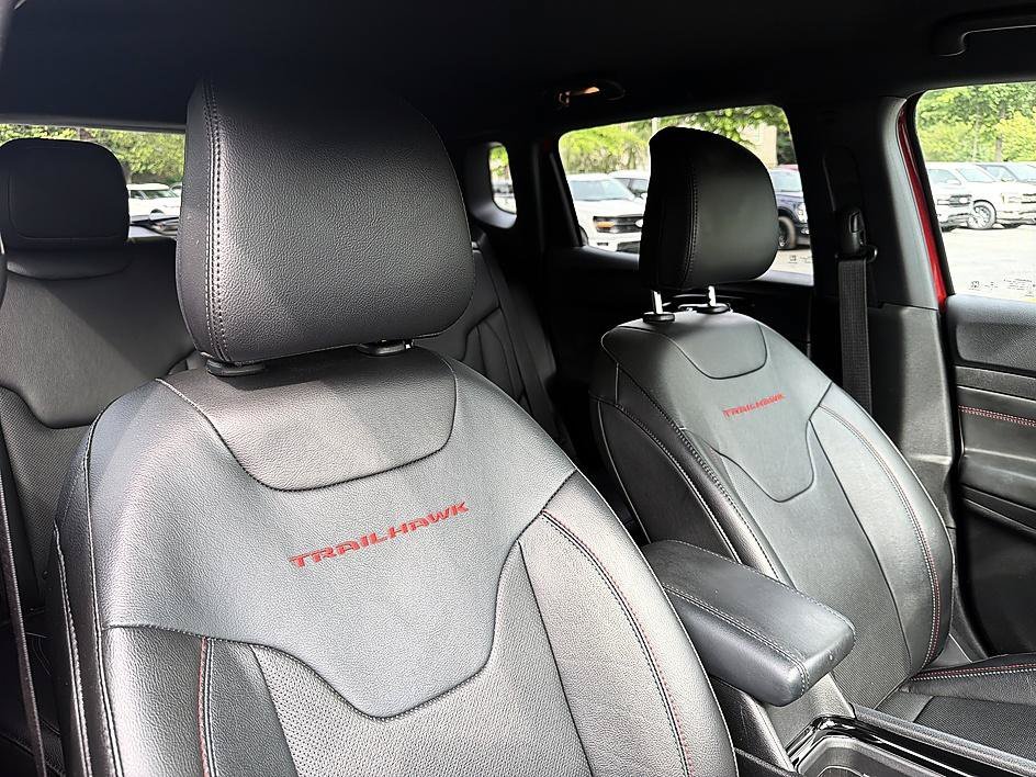 Used 2023 Redline Pearlcoat Jeep Trailhawk image 21