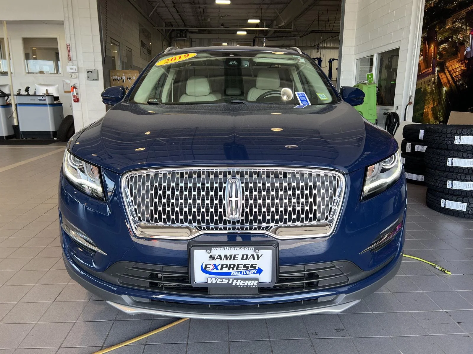 Used 2019 Rhapsody Blue Lincoln Reserve image 2