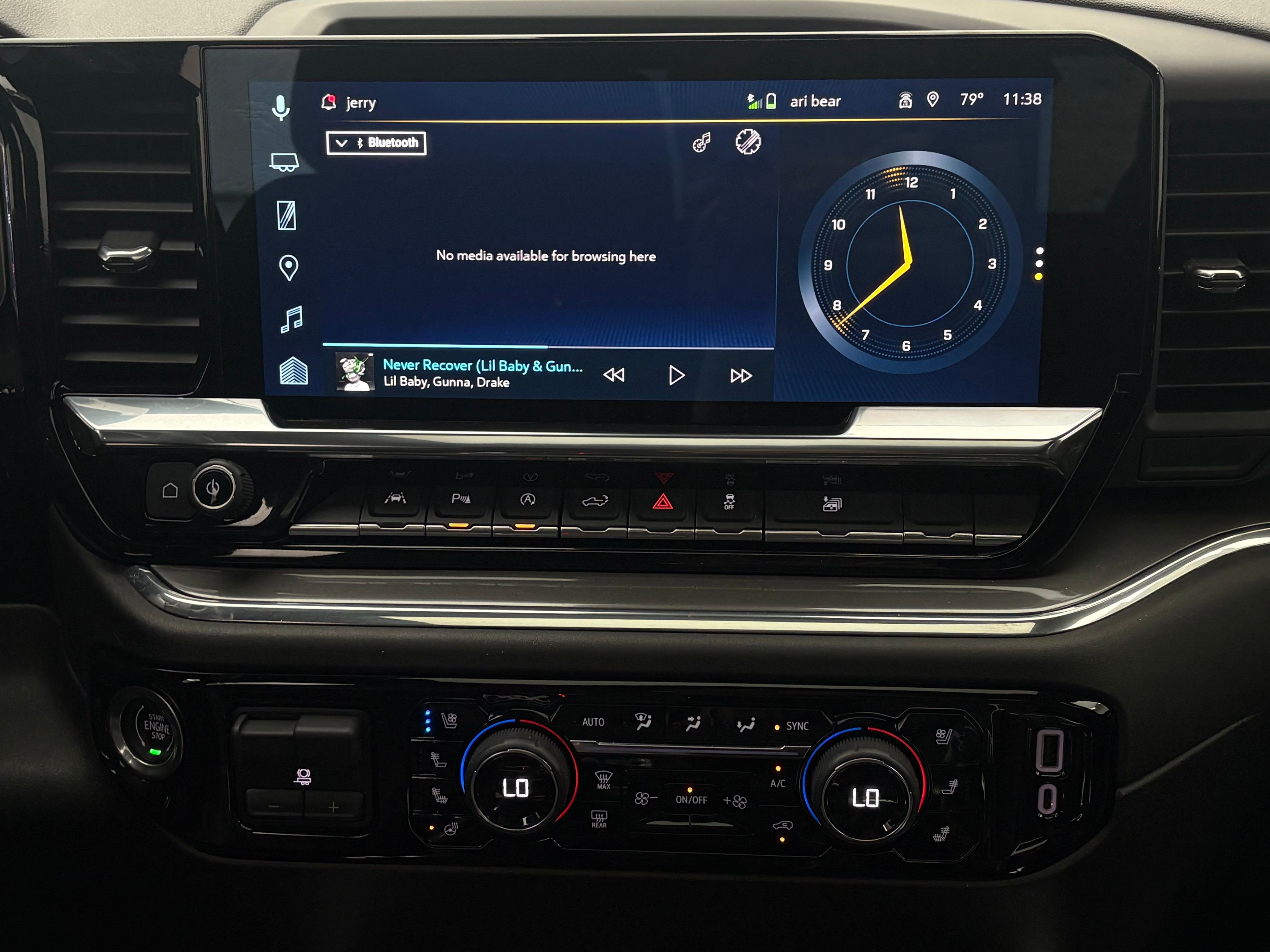 Used 2023 Iridescent Pearl Tricoat Chevrolet High Country image 30