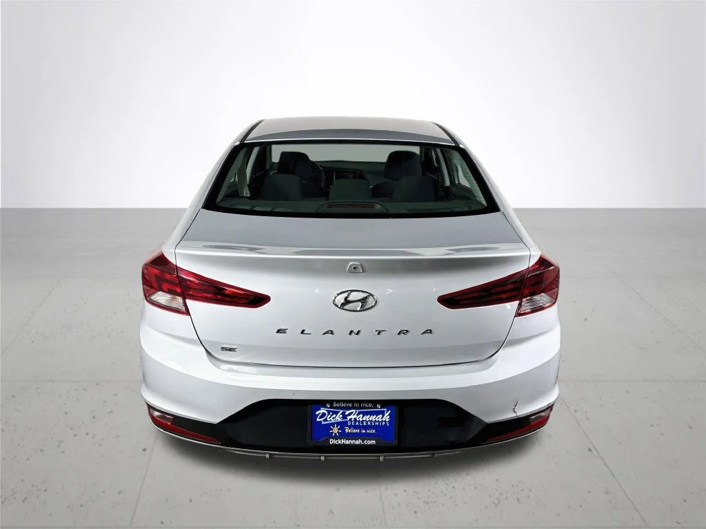 Used 2019 Silver Hyundai SE image 7
