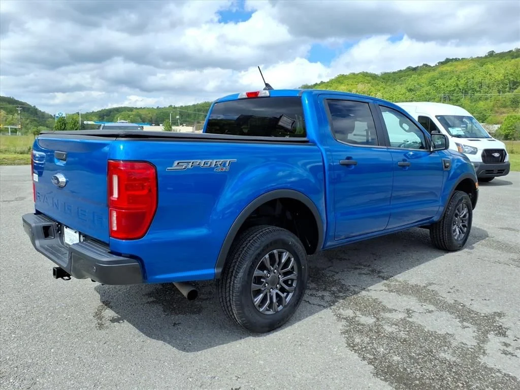 Used 2021 Blue Metallic Ford XLT image 5