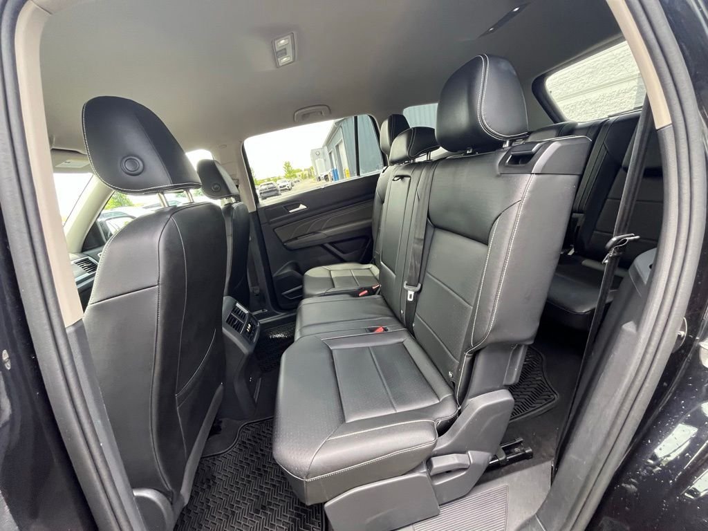 Used 2023 Black Volkswagen 3.6L V6 SE w/Technology image 24