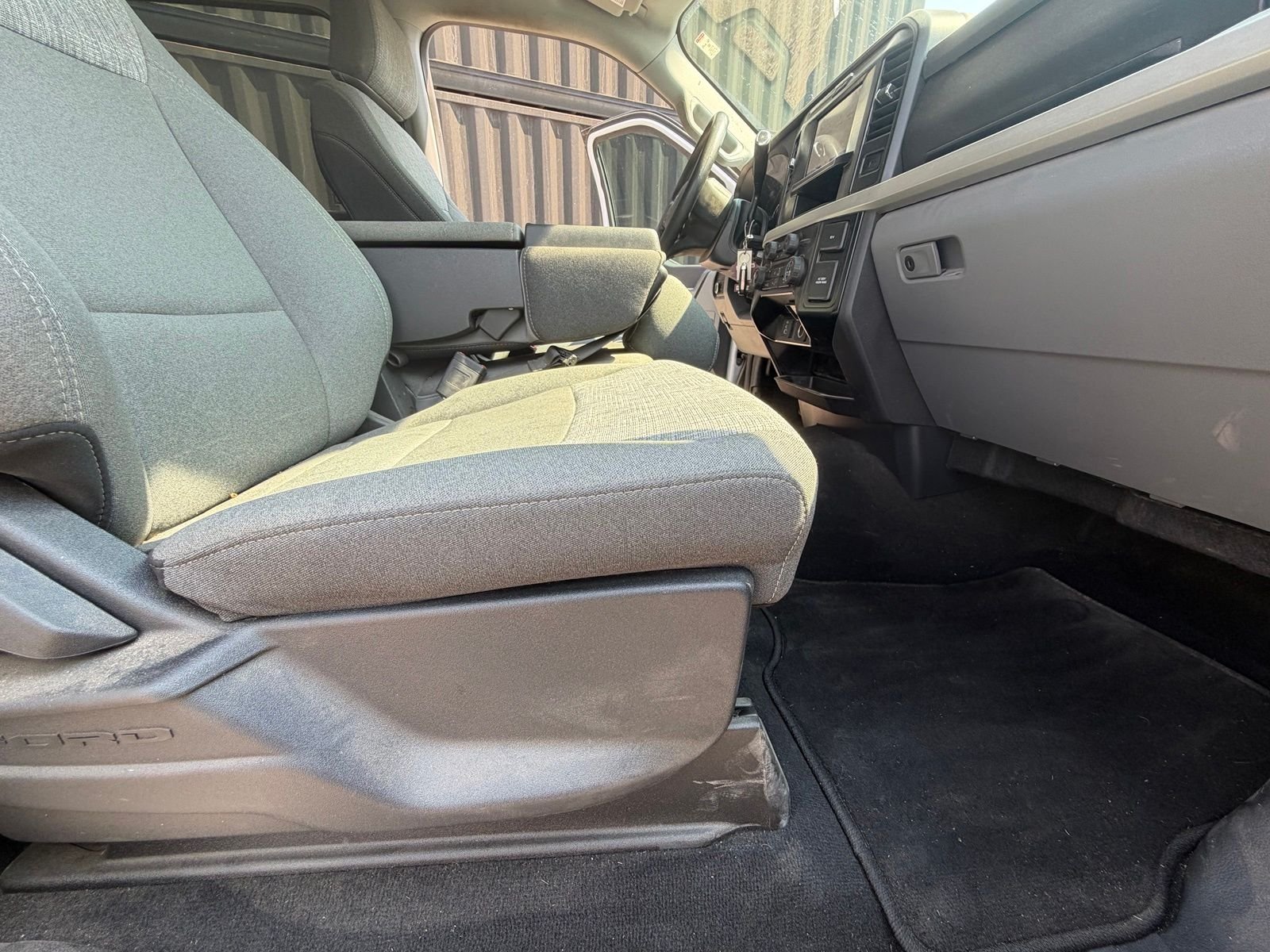 Used 2025 Oxford White Ford XLT image 15