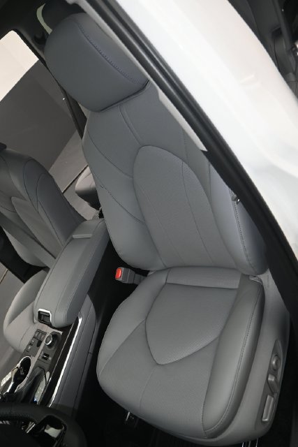 New 2026 Wind Chill Pearl Toyota Limited image 10