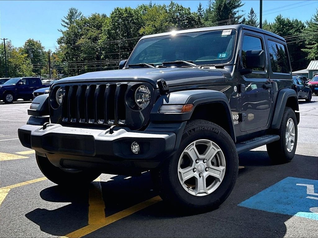 Used 2021 Gray Jeep Sport S image 3