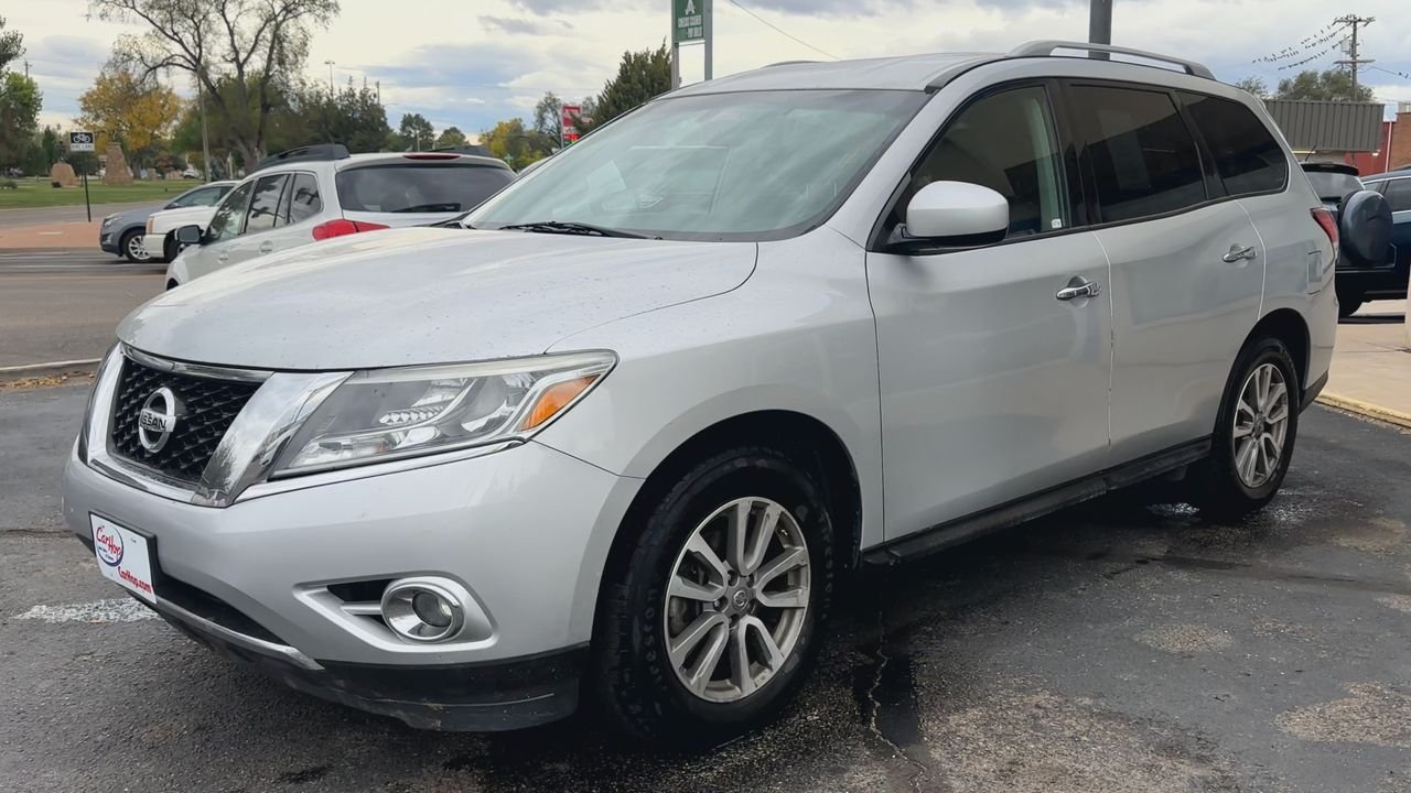 2016 Nissan Pathfinder SL photo 3