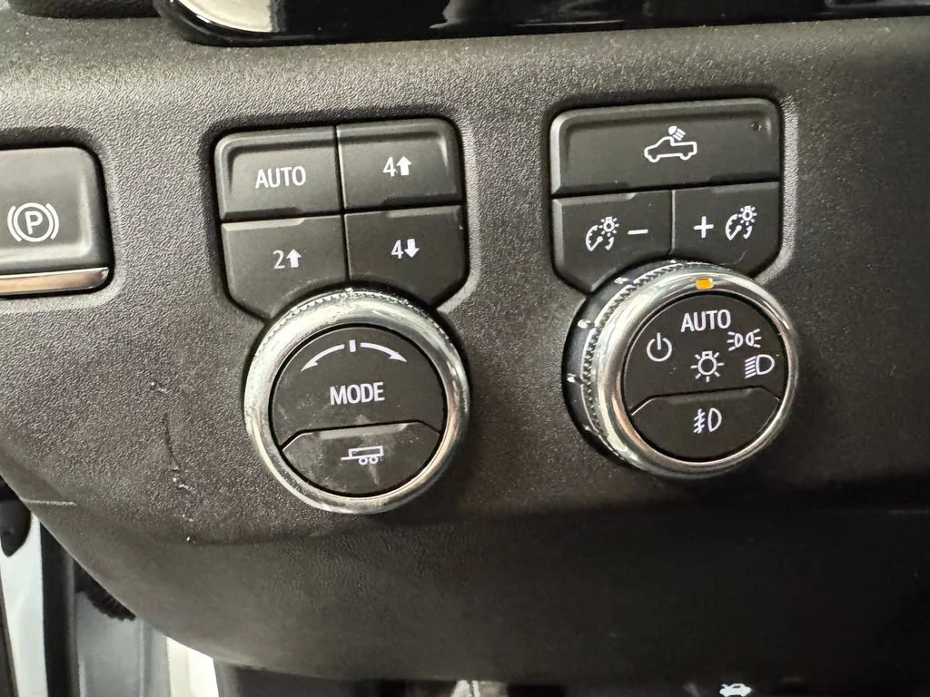 New 2026 Summit White GMC SLE image 18