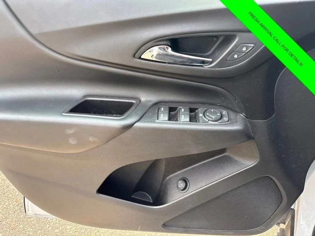 Used 2018 Summit White Chevrolet LT image 15