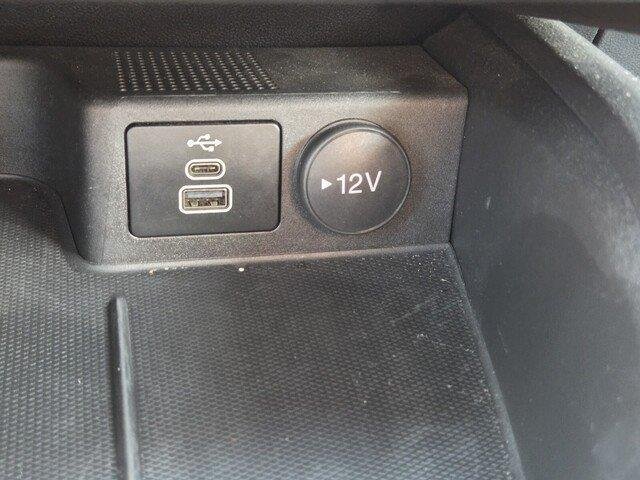 Used 2025 Agate Black Metallic Ford ST-Line image 19