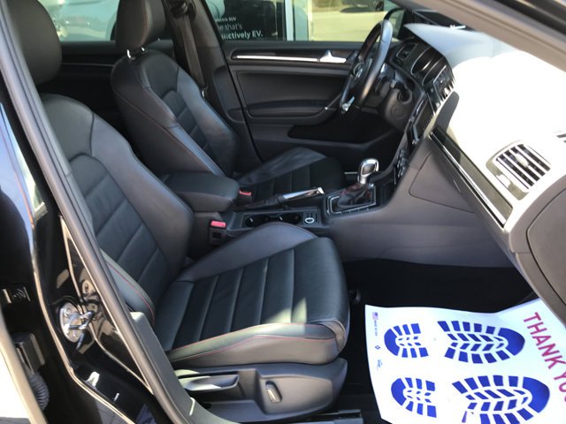 Used 2017 Deep Black Pearl Volkswagen Autobahn image 29