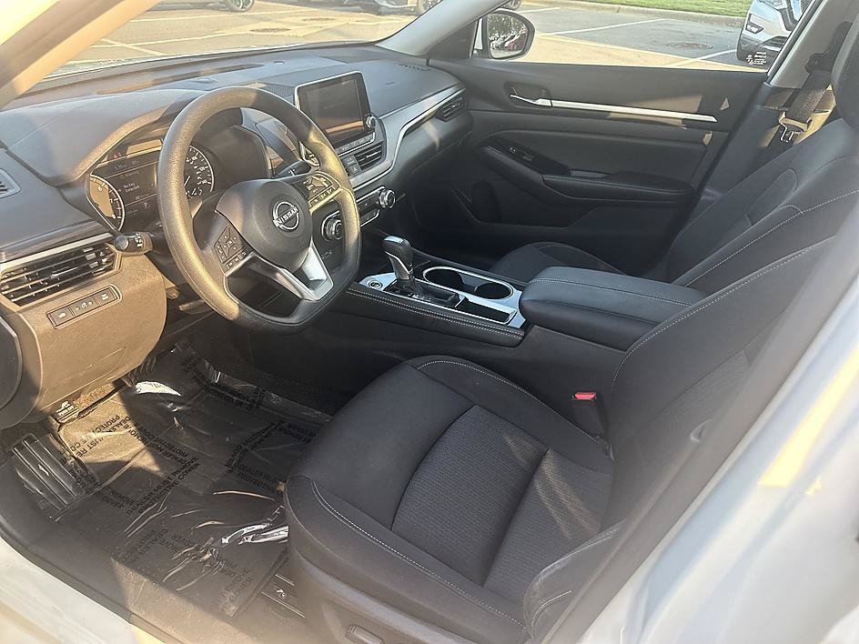 Used 2023 Pearl White Tricoat Nissan 2.5 SV image 13