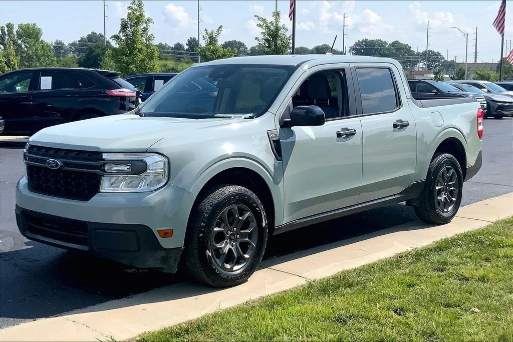 Used 2024 Green Ford XLT image 5