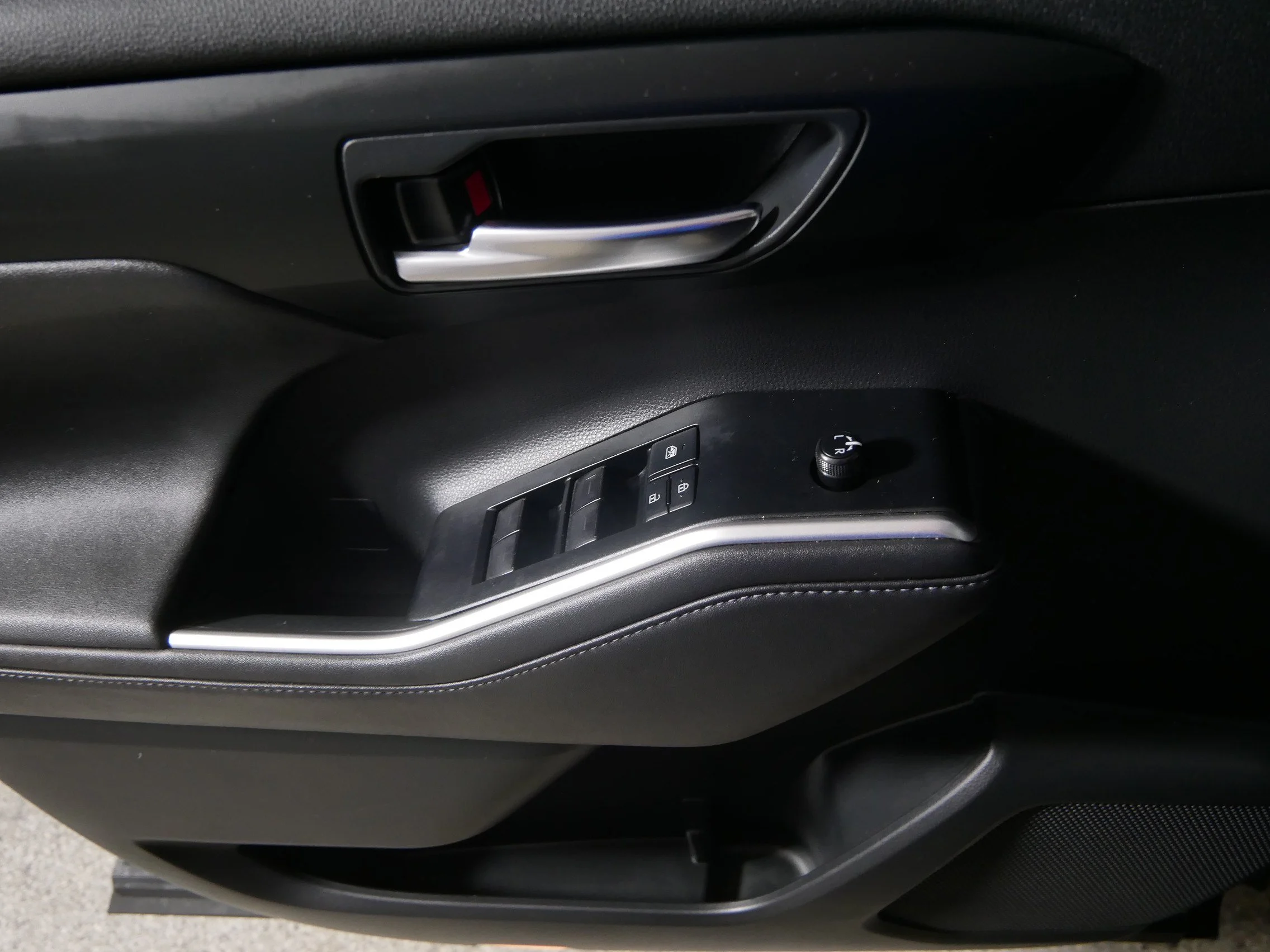 Used 2020 Opulent Amber Toyota XLE image 19