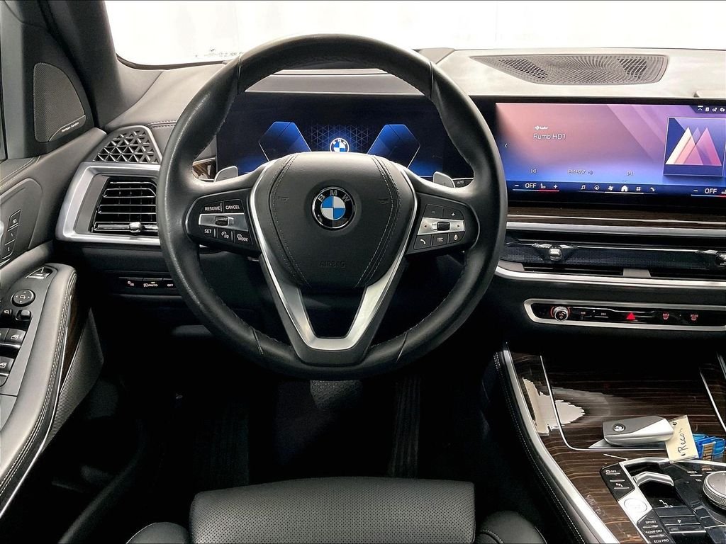 Used 2026 Alpine White BMW xDrive40i image 17
