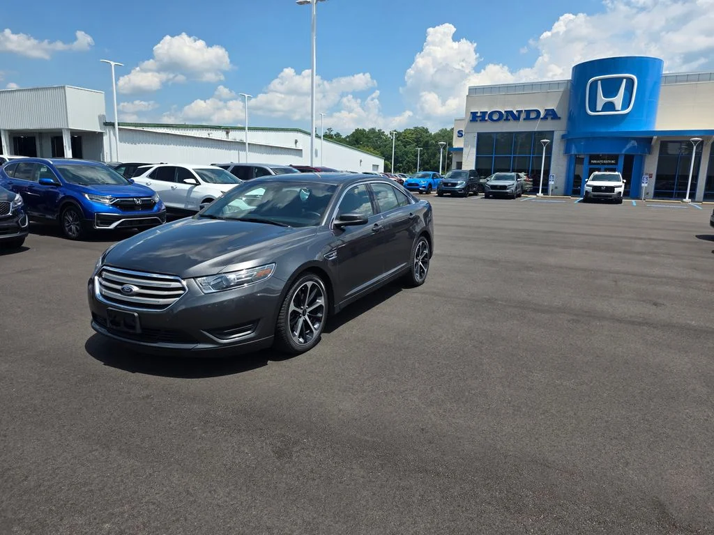 Used 2015 Magnetic Metallic Ford SEL image 7