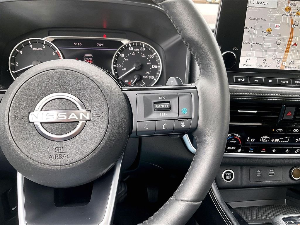 Used 2023 Pearl White Tricoat/Super Black Nissan SL image 24