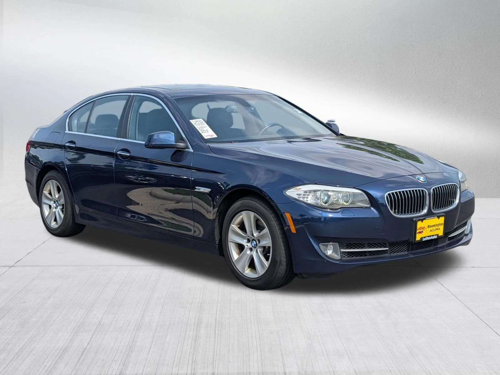 2013 BMW 5 Series 528i xDrive Sedan's photo