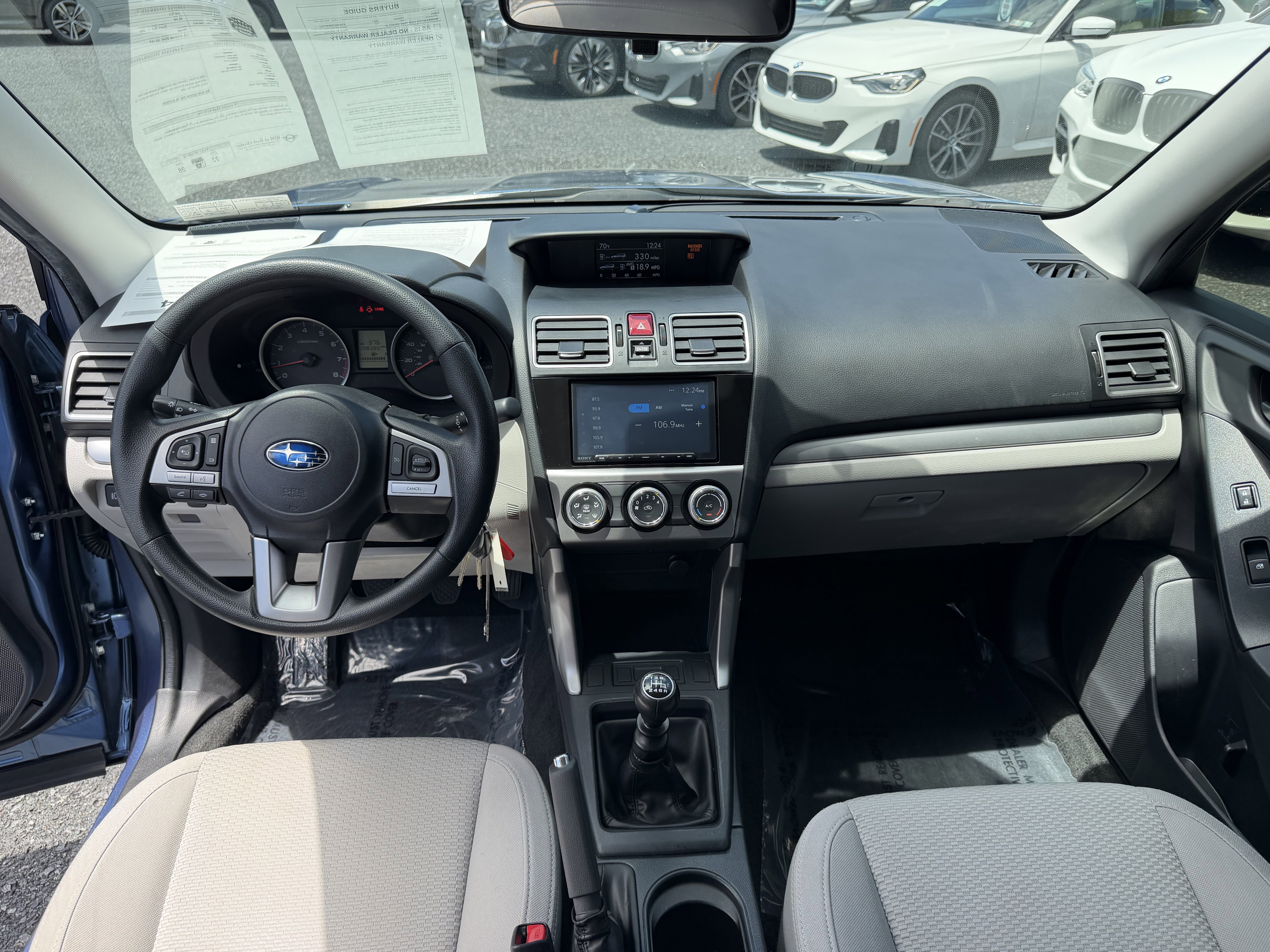 Used 2017 QUARTZ BLUE PEARL Subaru 2.5i image 18