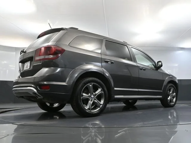 Used 2017 Gray Dodge Crossroad image 51