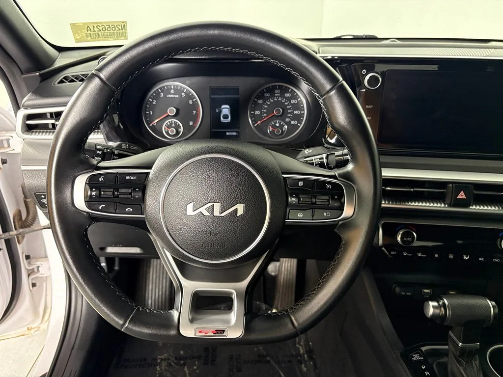 Used 2022 White Kia GT-Line image 23