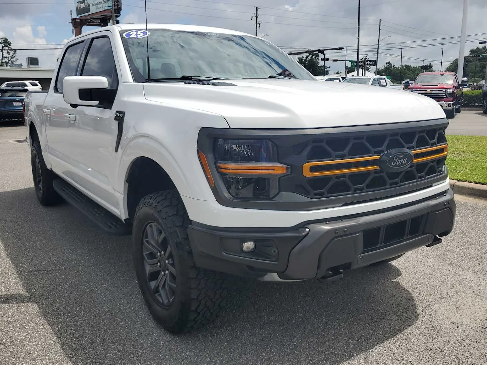 Used 2025 Space White Metallic Whi Ford Tremor image 8