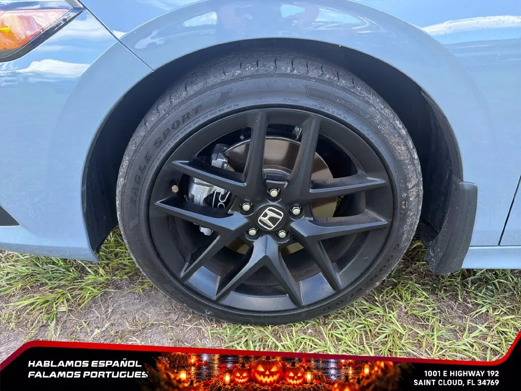 Used 2024 Gray Honda Sedan image 10