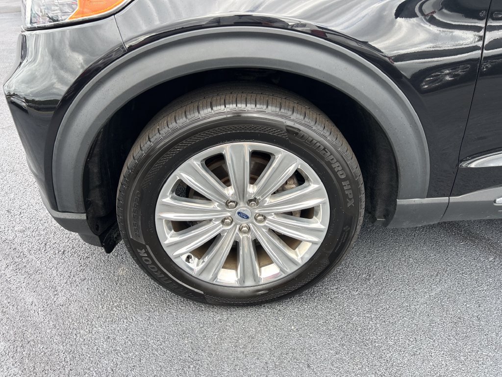 Used 2022 Black Ford Limited image 10